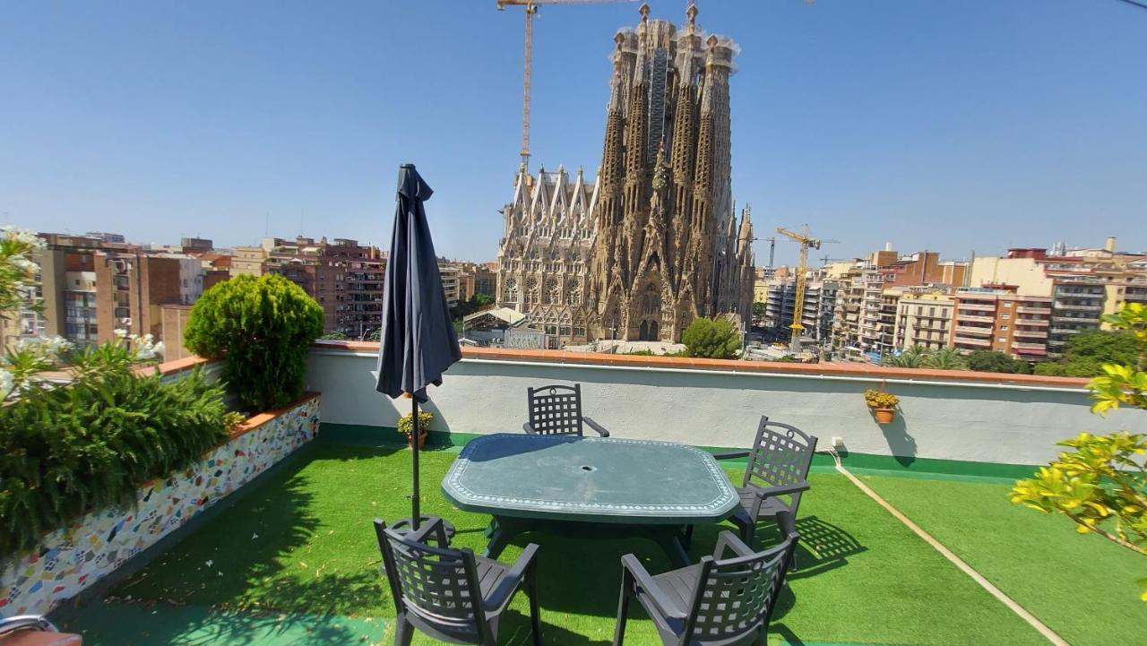 Absolute Sagrada Familia Appartamento Barcellona Esterno foto