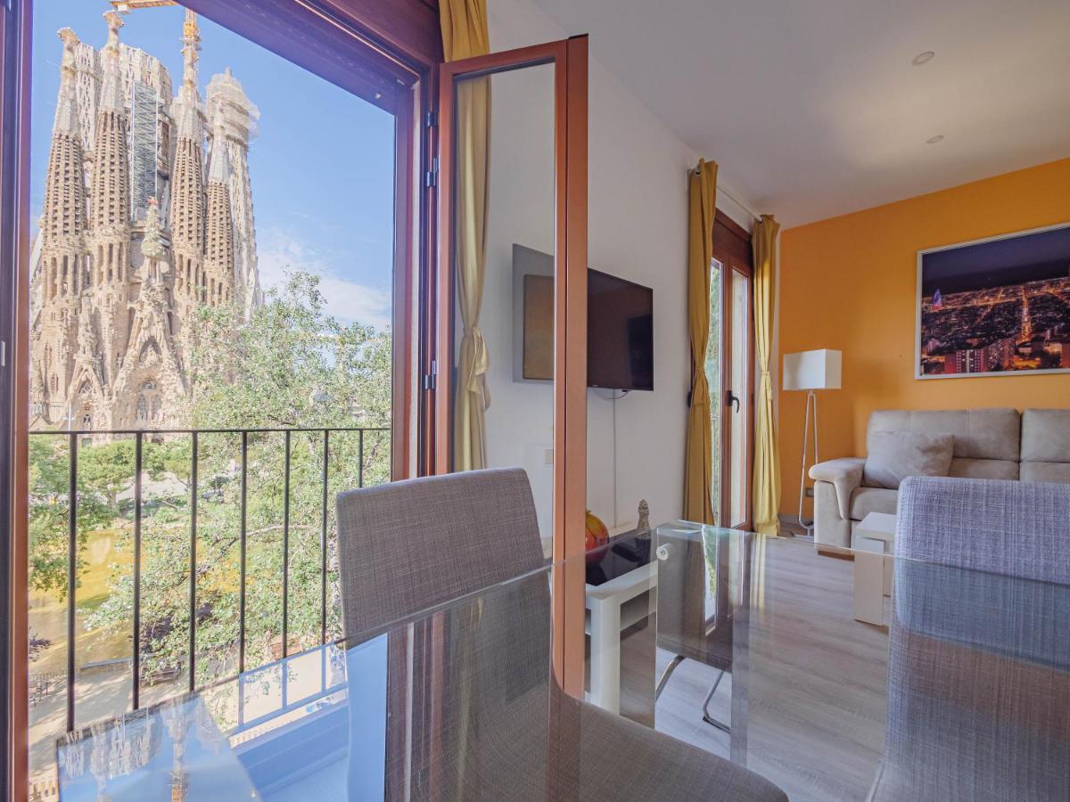 Absolute Sagrada Familia Appartamento Barcellona Esterno foto